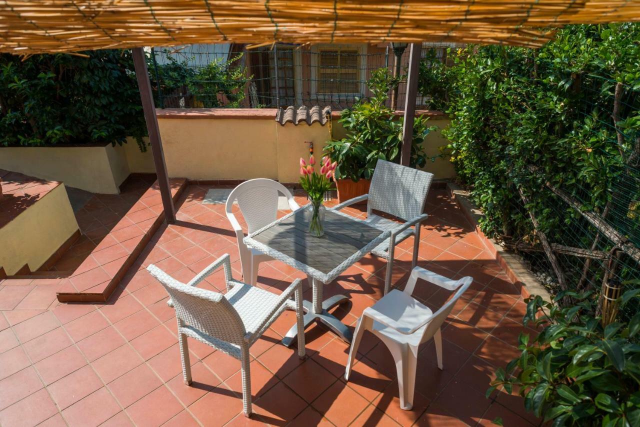 Bed & Breakfast Hotel California Terracina Bagian luar foto